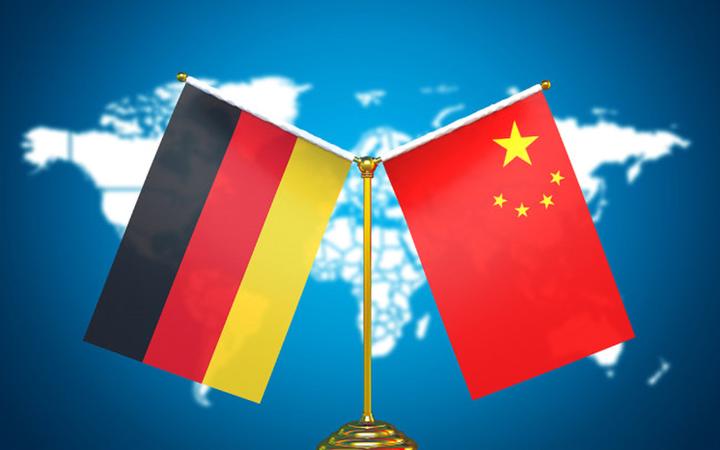 Лидерите на Китай и Германия обсъдиха двустранните отношения и украинската криза