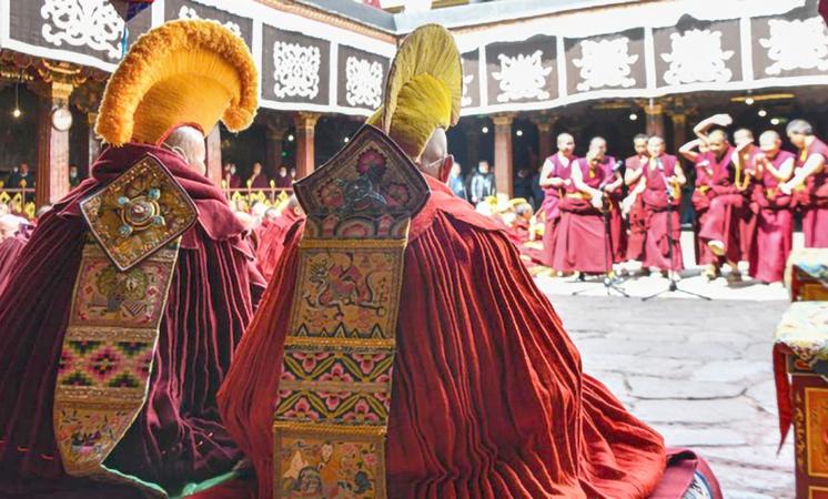 13 монаси получиха докторска степен по тибетски будизъм